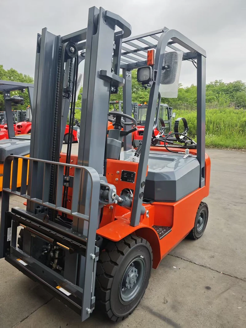 compact LPG forklift for light-duty handling