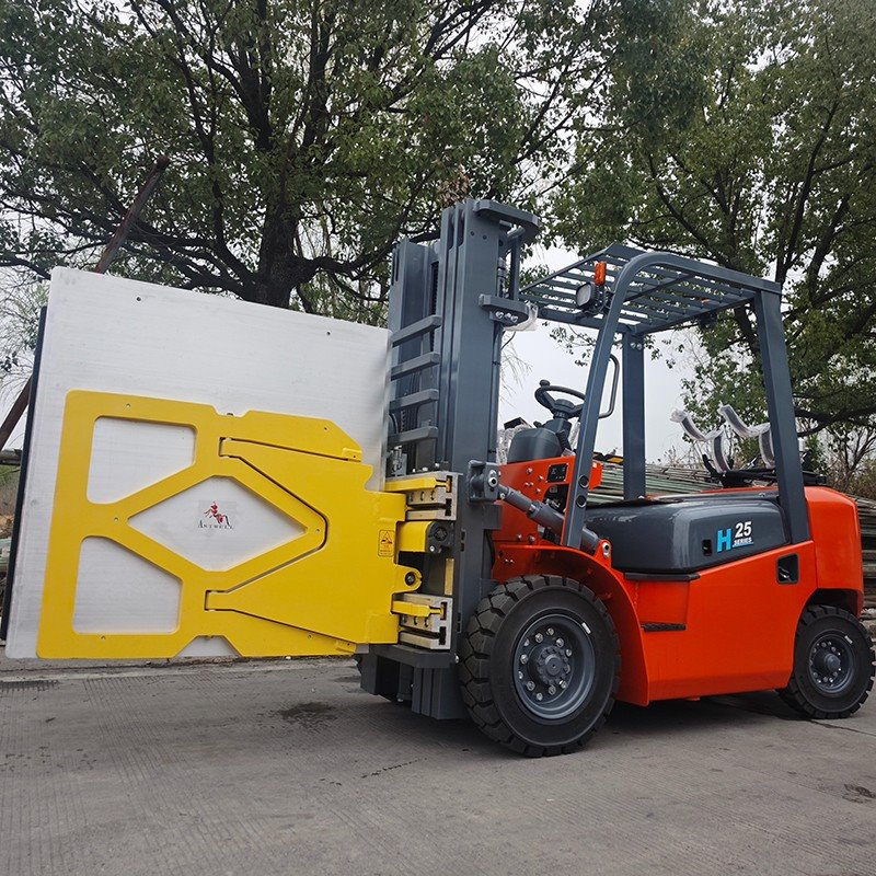 LPG forklift for mixed pallet loads