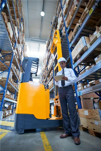 LPG Forklift vs Electric Forklift: Which One Is Better for Warehouse Operations?