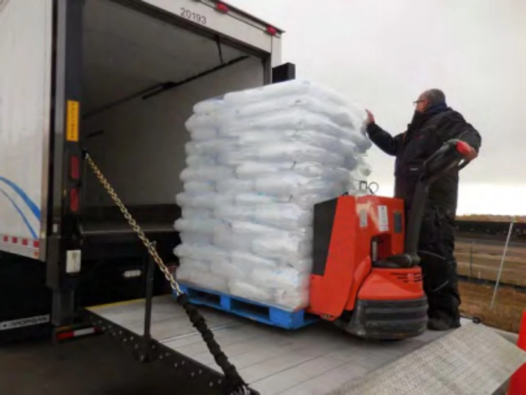 Electric forklifts transport cold chain cargo1 Electric forklifts transport cold chain cargo1