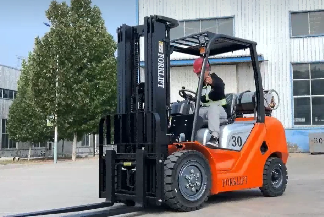 LPG gas counterbalance forklift for indoor-outdoor crossover handling1 LPG gas counterbalance forklift for indoor-outdoor crossover handling1