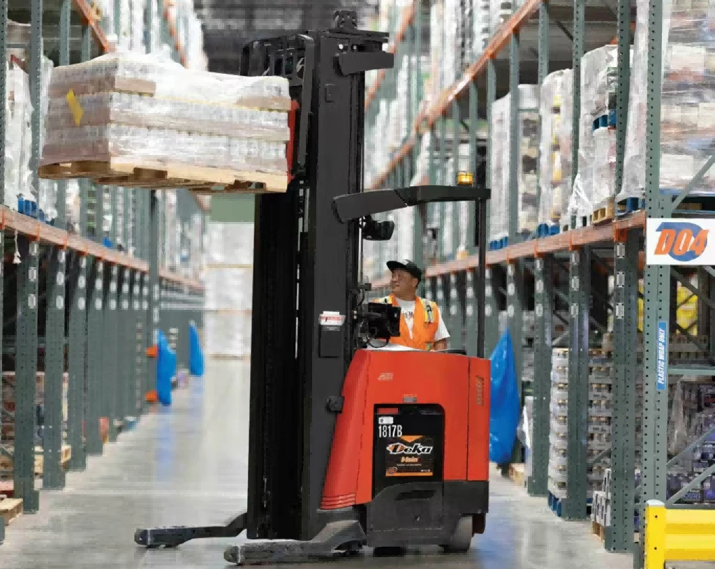 Man-up reach truck for high rack storage indoor logistics center1 Man-up reach truck for high rack storage indoor logistics center1