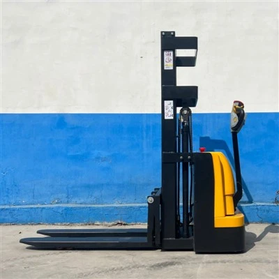 1.5 Tons Double Cylinder Stacker